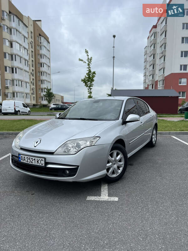 Ліфтбек Renault Laguna 2008 в 