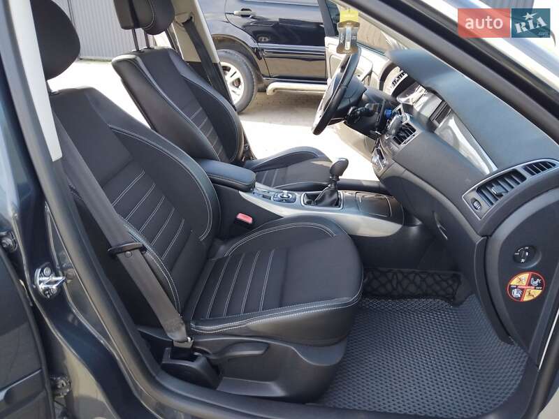 Универсал Renault Laguna 2012 в Ивано-Франковске
