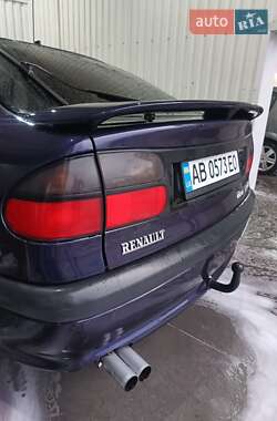 Лифтбек Renault Laguna 1996 в 