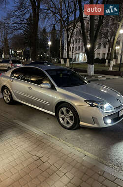 Лифтбек Renault Laguna 2010 в 