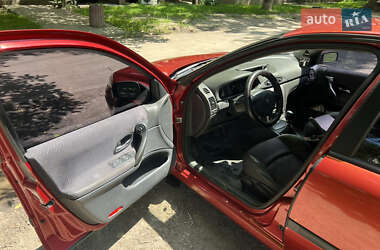 Лифтбек Renault Laguna 2001 в 