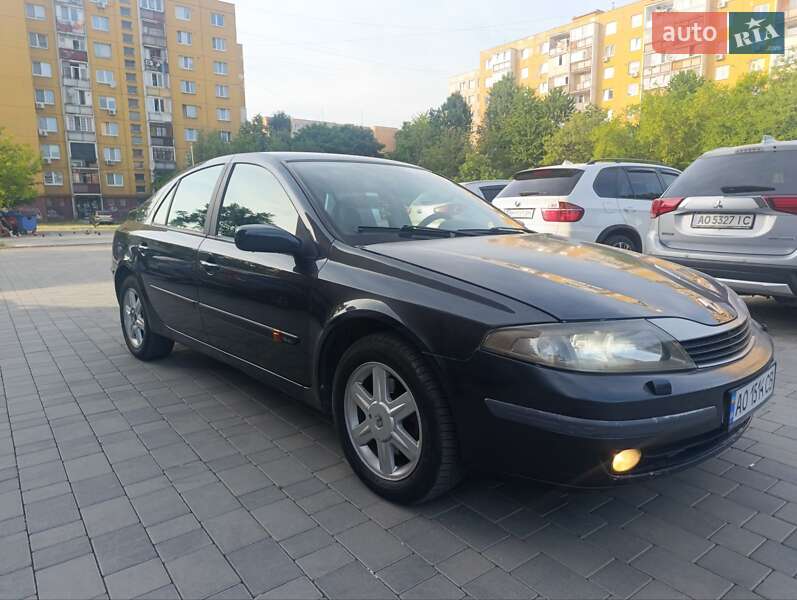 Ліфтбек Renault Laguna 2002 в Ужгороді