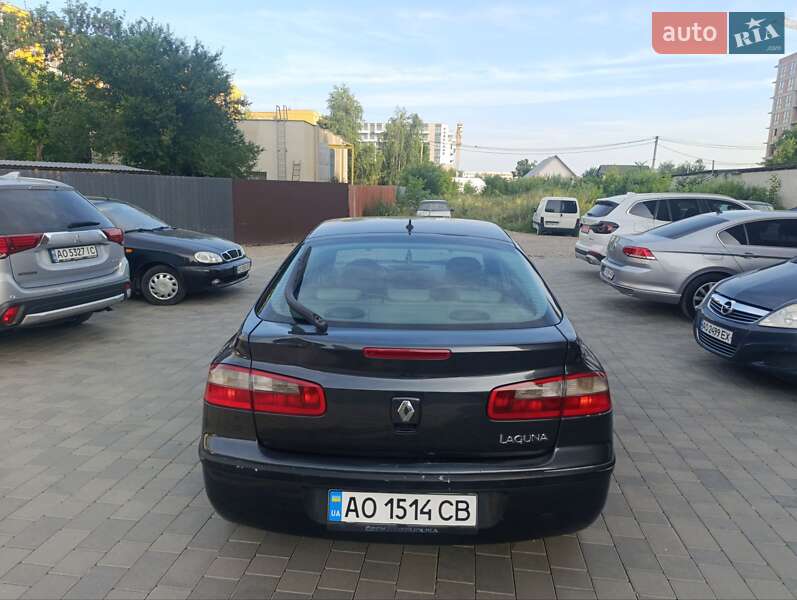 Ліфтбек Renault Laguna 2002 в Ужгороді