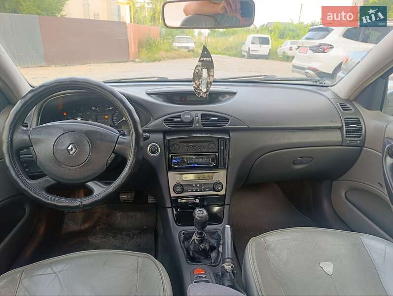 Ліфтбек Renault Laguna 2002 в Ужгороді