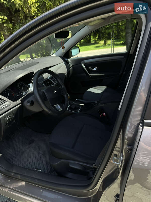 Универсал Renault Laguna 2008 в Ровно фото 12 Универсал Renault Laguna 2008 в Ровно