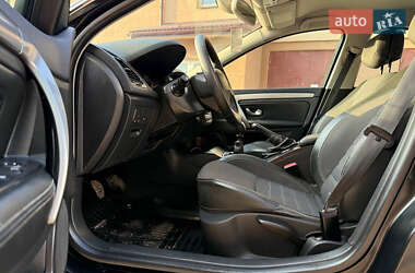 Лифтбек Renault Laguna 2011 в 