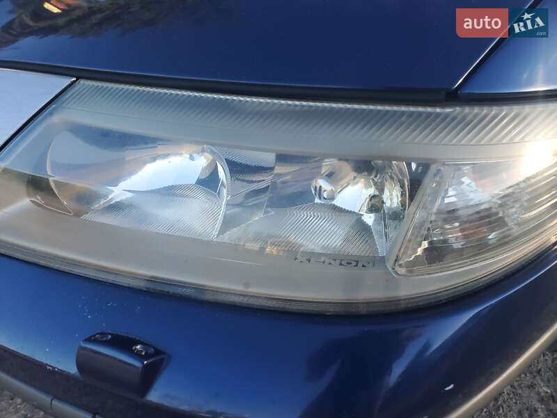 Универсал Renault Laguna 2002 в Черновцах