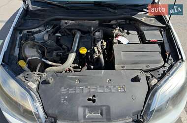 Лифтбек Renault Laguna 2013 в 
