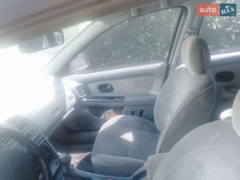 Ліфтбек Renault Laguna 2000 в Яготині
