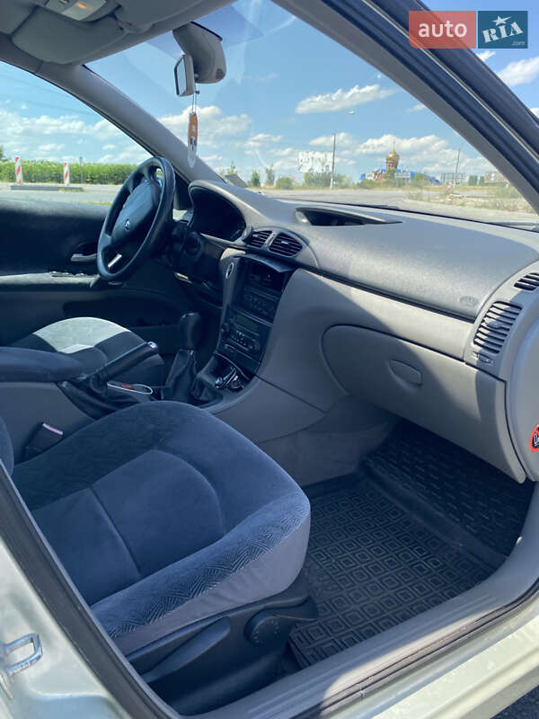 Лифтбек Renault Laguna 2002 в Хмельницком