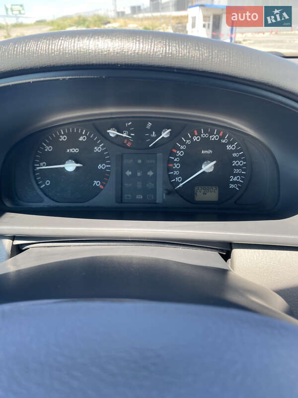 Лифтбек Renault Laguna 2002 в Хмельницком