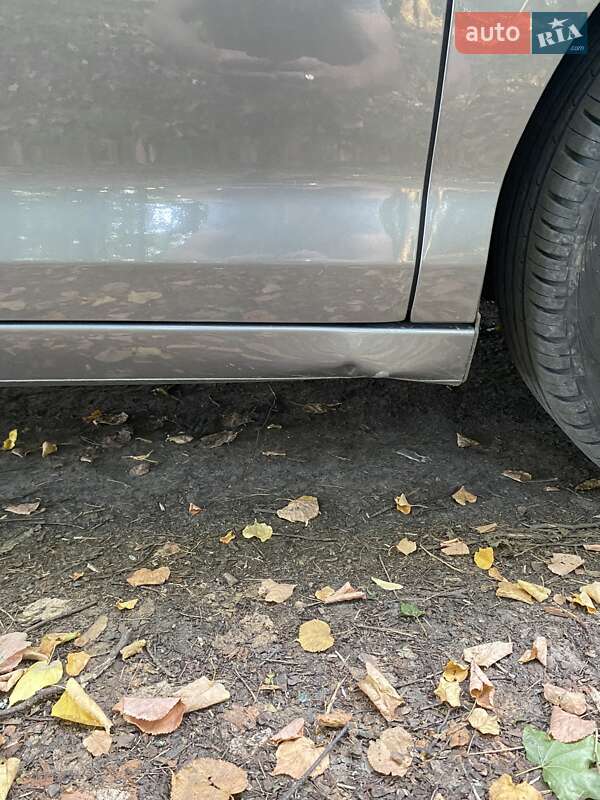 Купе Renault Laguna 2009 в Зіньківі