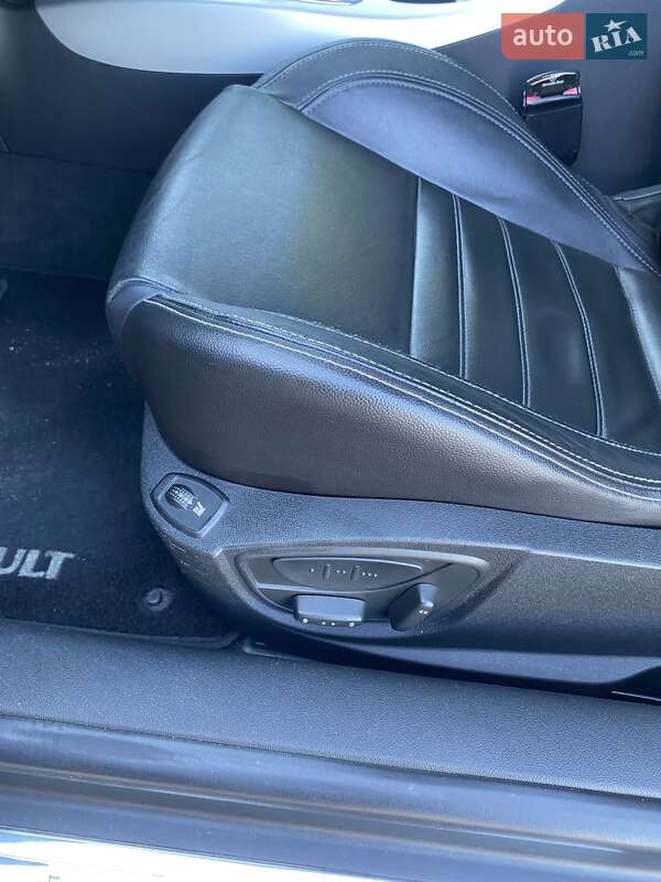Купе Renault Laguna 2009 в Зіньківі