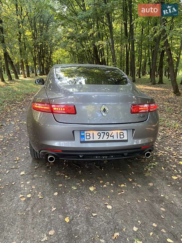 Купе Renault Laguna 2009 в Зіньківі