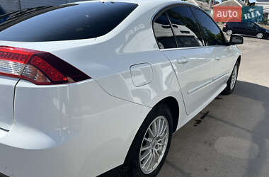 Лифтбек Renault Laguna 2011 в 