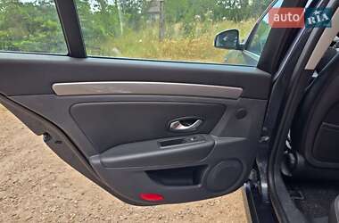 Лифтбек Renault Laguna 2013 в 