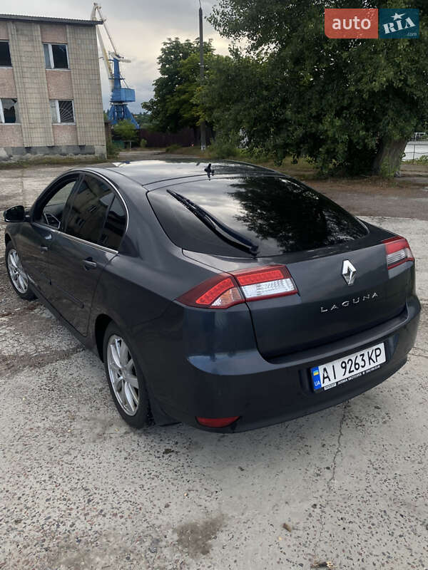 Лифтбек Renault Laguna 2011 в Ржищеве