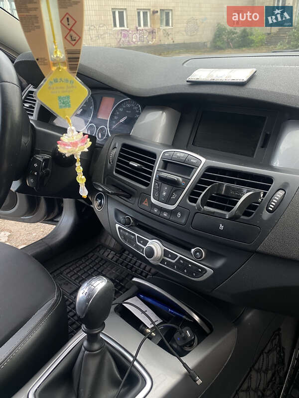 Лифтбек Renault Laguna 2011 в Ржищеве