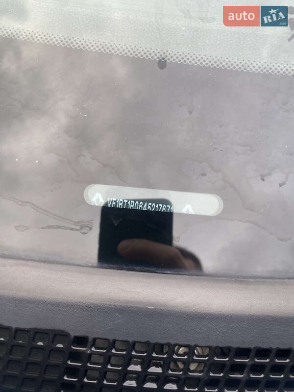 Лифтбек Renault Laguna 2011 в Ржищеве