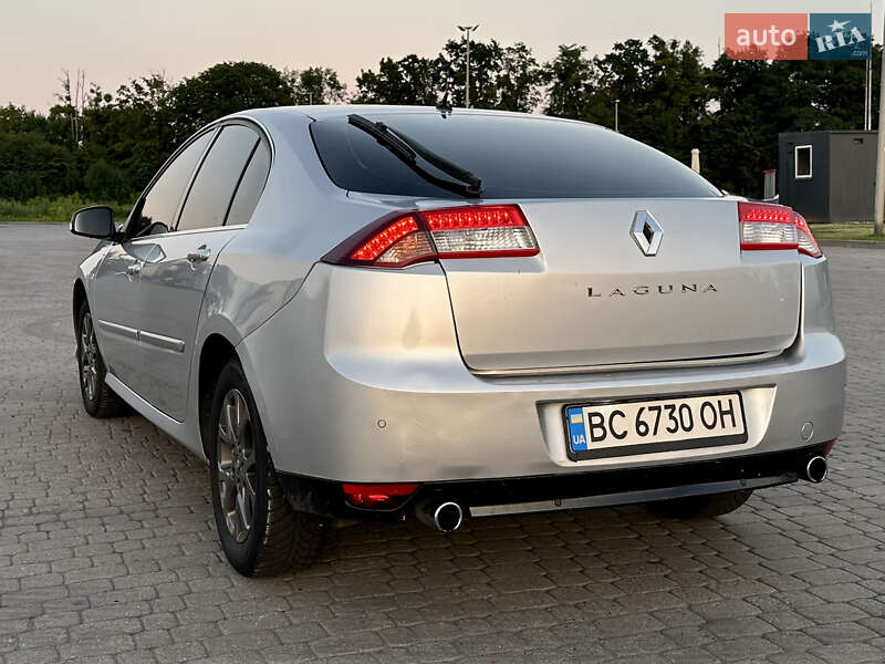 Ліфтбек Renault Laguna 2011 в Радивиліві