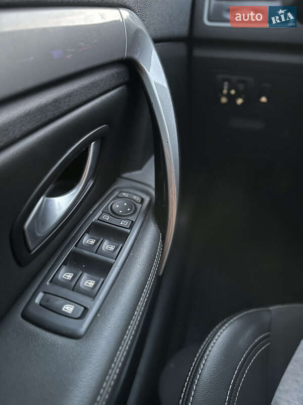 Ліфтбек Renault Laguna 2011 в Радивиліві