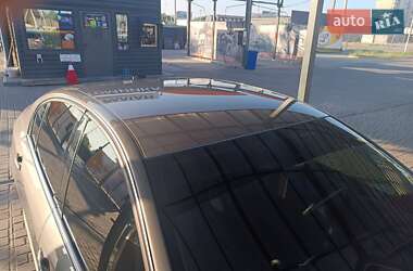 Лифтбек Renault Laguna 2010 в 