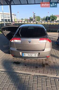 Лифтбек Renault Laguna 2010 в 