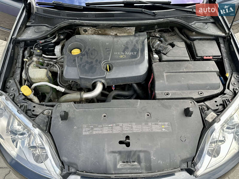 Лифтбек Renault Laguna 2009 в Рожище