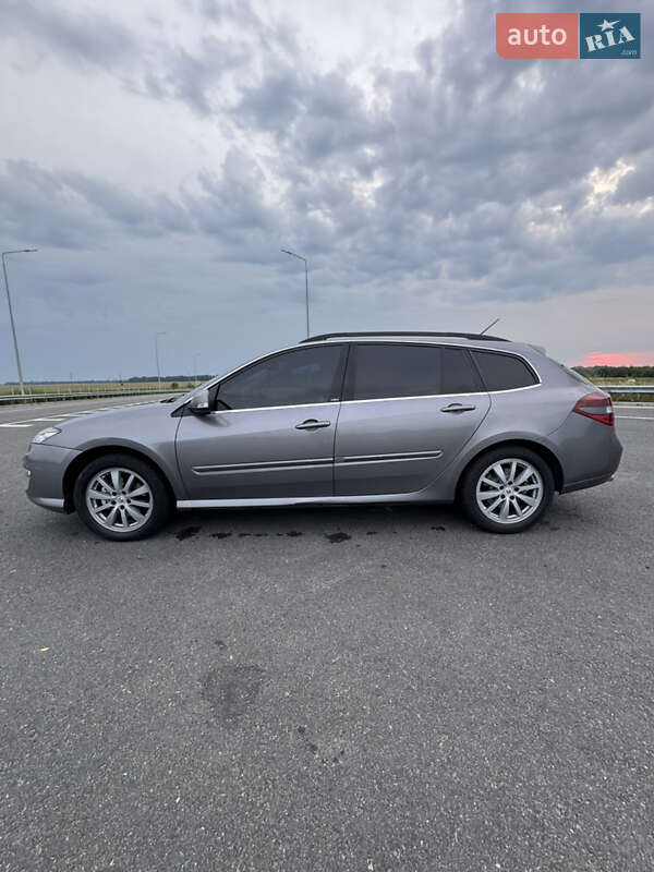 Универсал Renault Laguna 2010 в Козельце