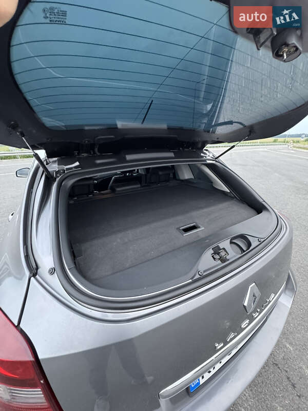 Универсал Renault Laguna 2010 в Козельце