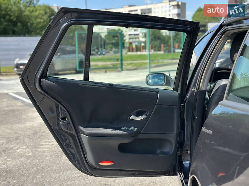 Универсал Renault Laguna 2005 в Шептицькому фото 45 Универсал Renault Laguna 2005 в Шептицькому