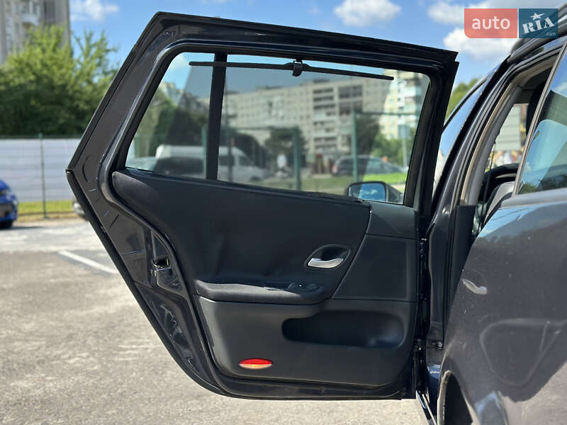 Универсал Renault Laguna 2005 в Шептицькому фото 46 Универсал Renault Laguna 2005 в Шептицькому