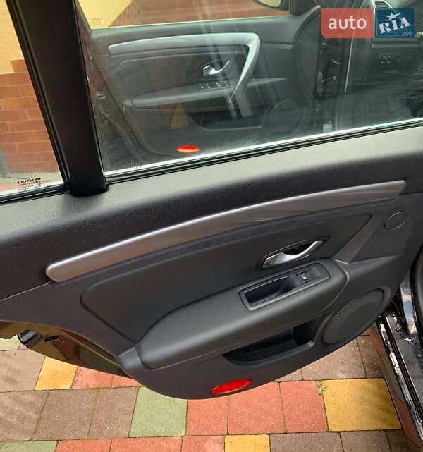 Универсал Renault Laguna 2012 в Ивано-Франковске