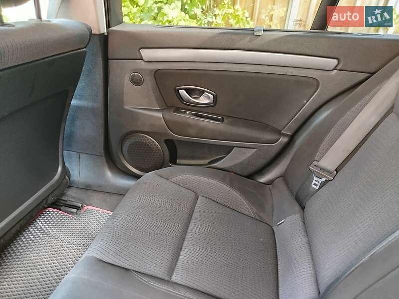 Универсал Renault Laguna 2007 в Луцке фото 11 Универсал Renault Laguna 2007 в Луцке