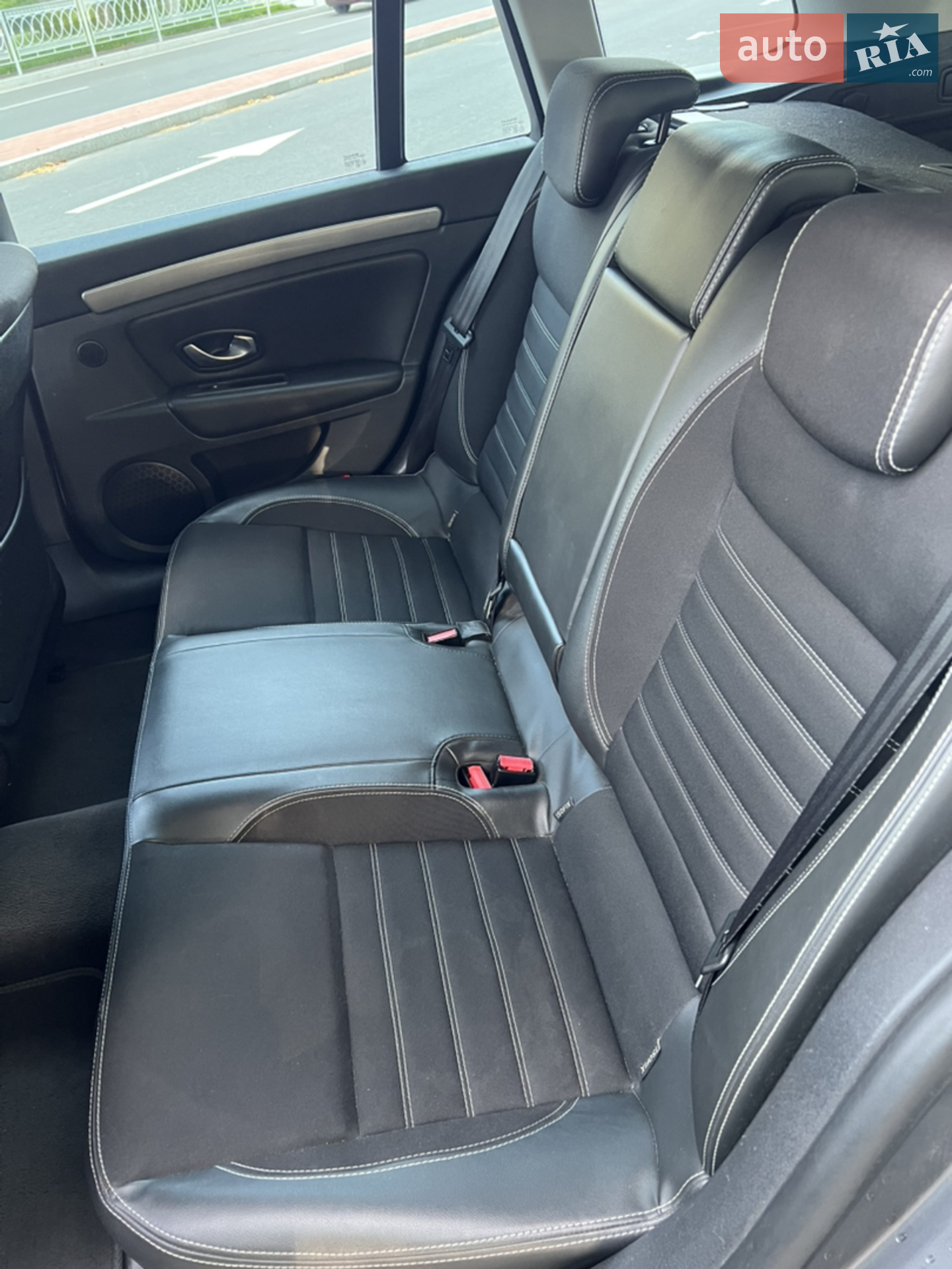 2012 Renault Laguna - мініатюра 24