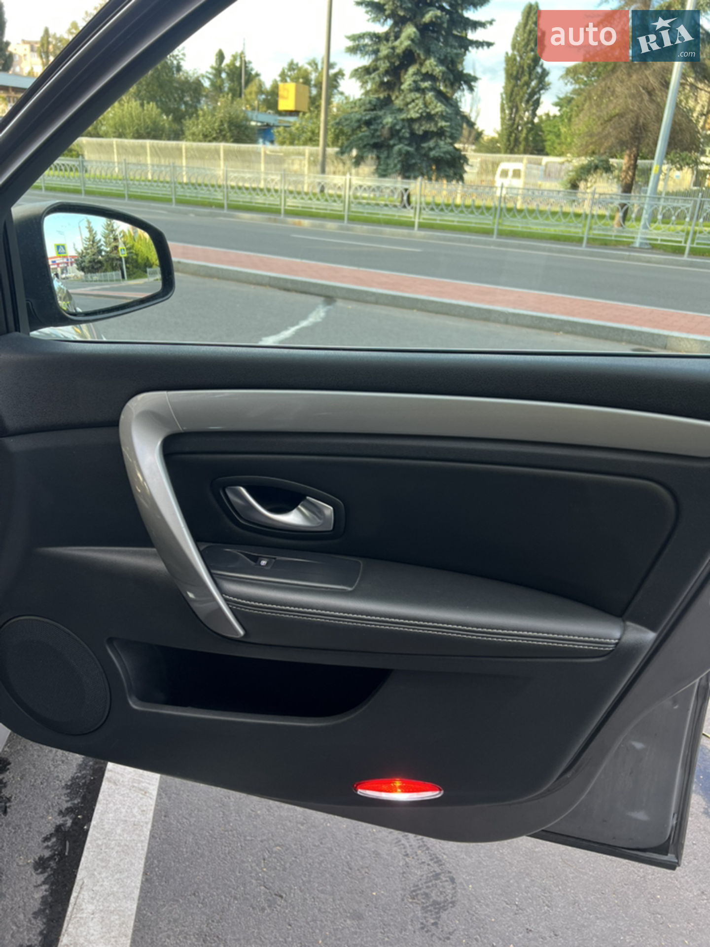 2012 Renault Laguna - мініатюра 28