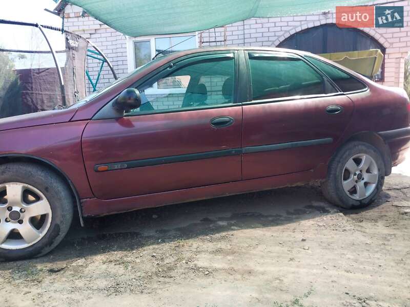 Универсал Renault Laguna 1995 в Синельниково