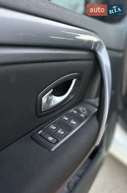Лифтбек Renault Laguna 2010 в 