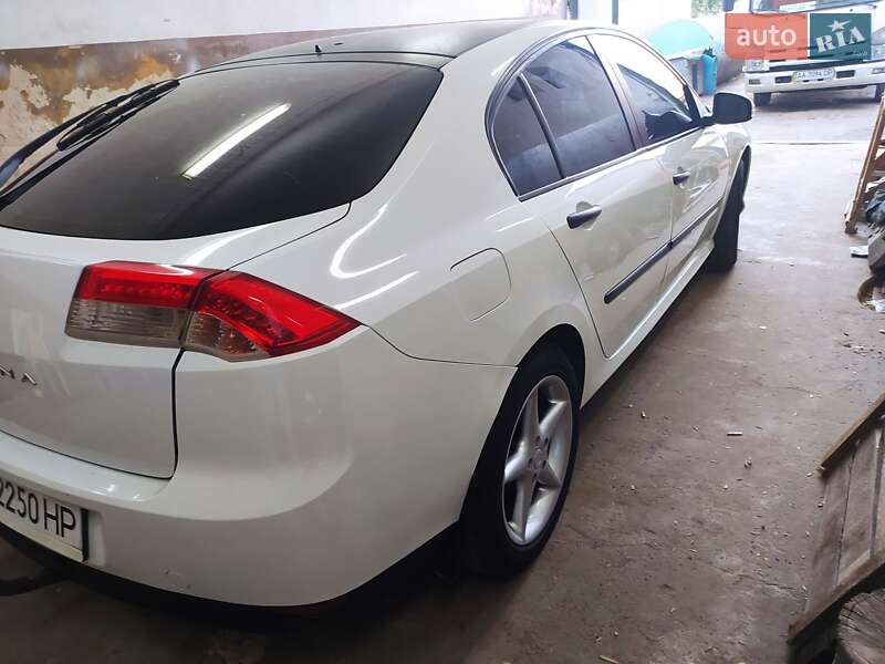 Лифтбек Renault Laguna 2008 в Киеве