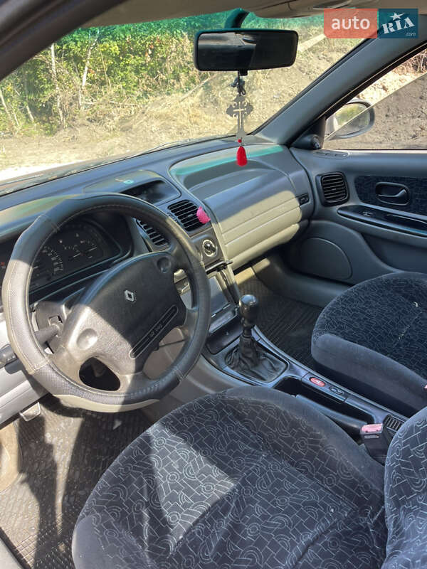 Ліфтбек Renault Laguna 1995 в Тернополі