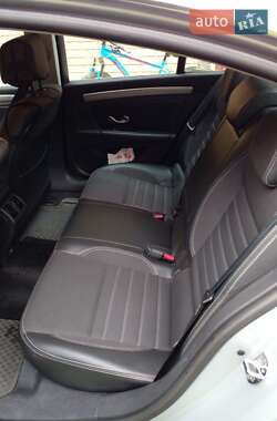 Лифтбек Renault Laguna 2010 в 