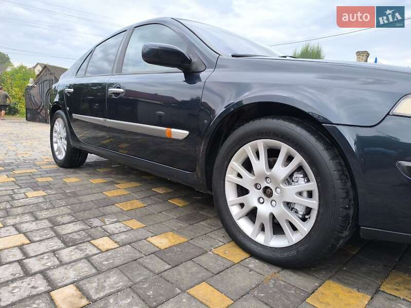 Лифтбек Renault Laguna 2001 в Черновцах