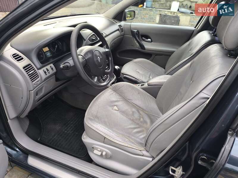 Лифтбек Renault Laguna 2001 в Черновцах