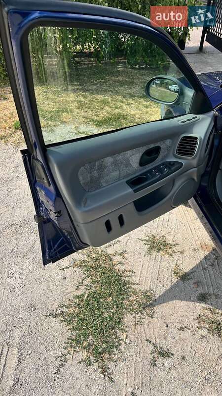 Лифтбек Renault Laguna 2001 в Запорожье