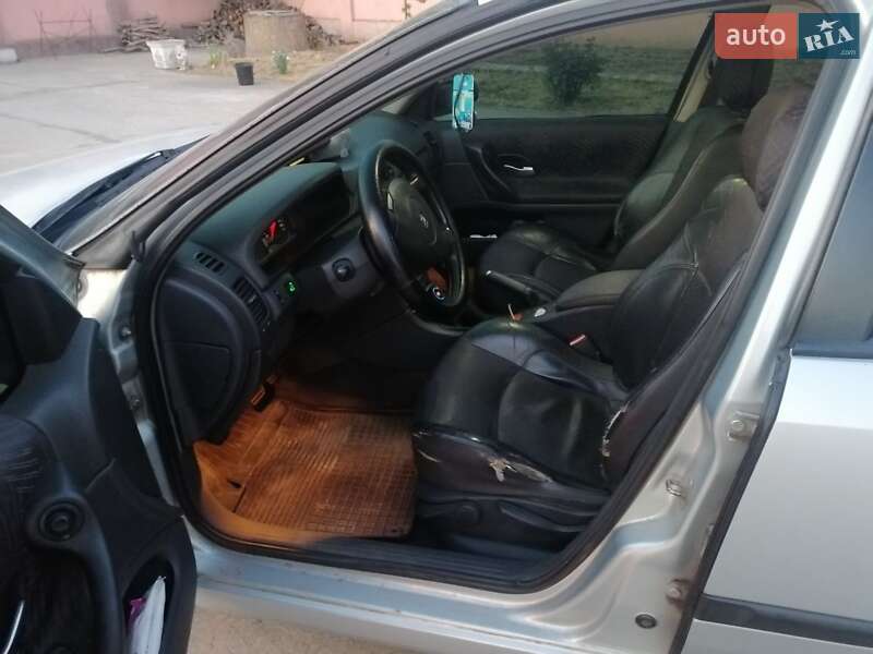 Универсал Renault Laguna 2001 в Одессе