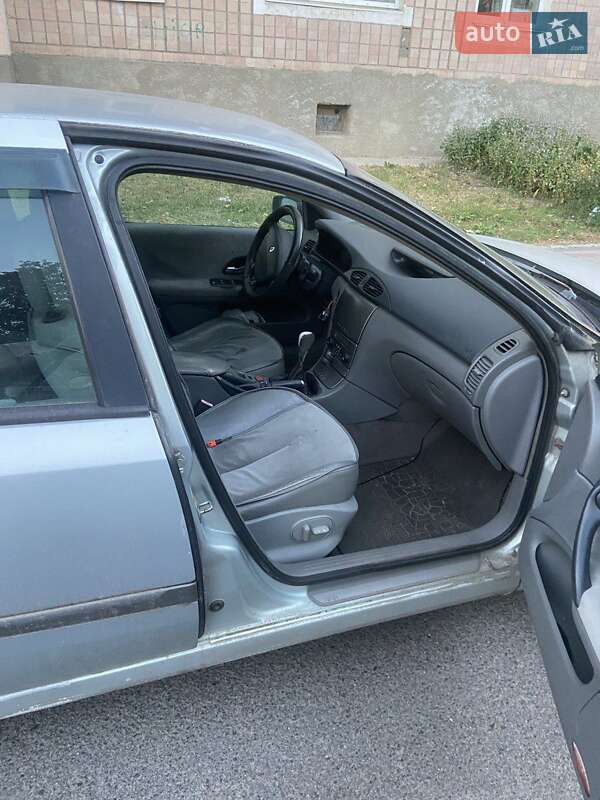Лифтбек Renault Laguna 2002 в Луцке