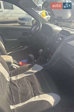 Лифтбек Renault Laguna 2000 в 