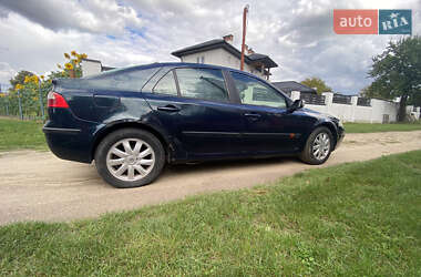 Лифтбек Renault Laguna 2002 в 
