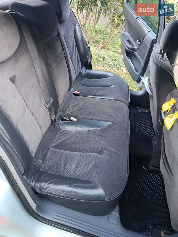 Универсал Renault Laguna 2004 в Черновцах