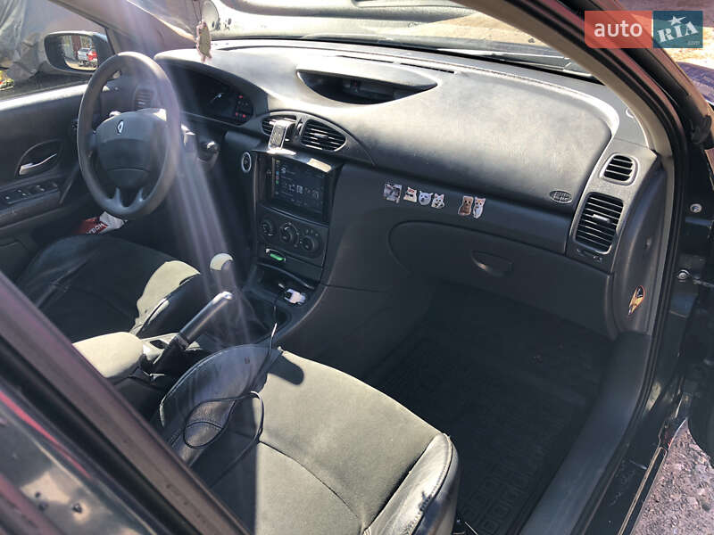 Ліфтбек Renault Laguna 2004 в Львові